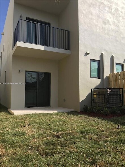 Building Photo - 4370 E 10th Ave