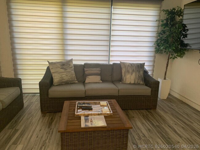 Building Photo - 7770 La Mirada Dr