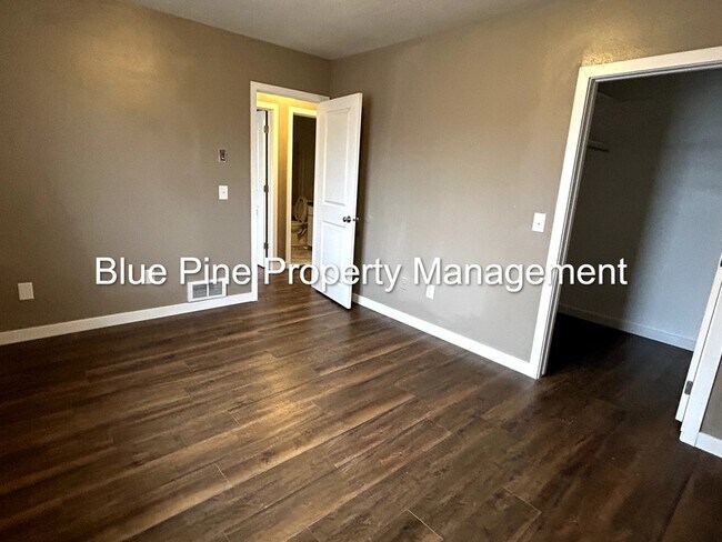 Building Photo - 322 Fredregill Rd