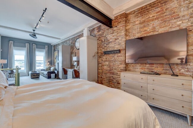 Building Photo - Luxury Furnished River View Condo in the Heart of Downtown Wilmington