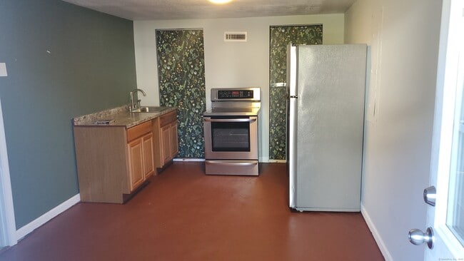 Building Photo - 118 Pullen Ave