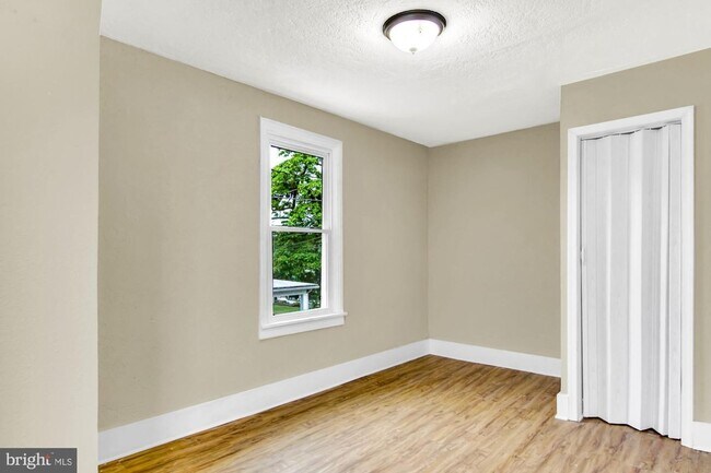 Building Photo - Charming 3 bedroom Home Located in CD East Schools Oberlin area