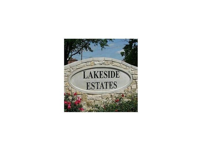 Building Photo - 2807 Lakefield Dr