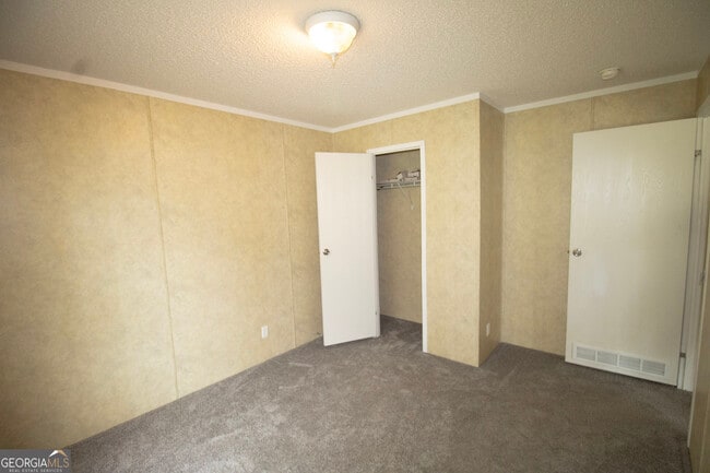 Building Photo - 1776 Zettwell Rd