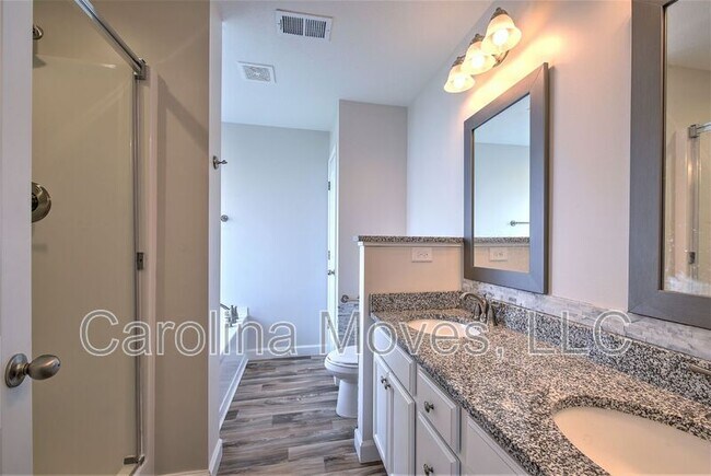 Building Photo - 1303 Lindale Pl