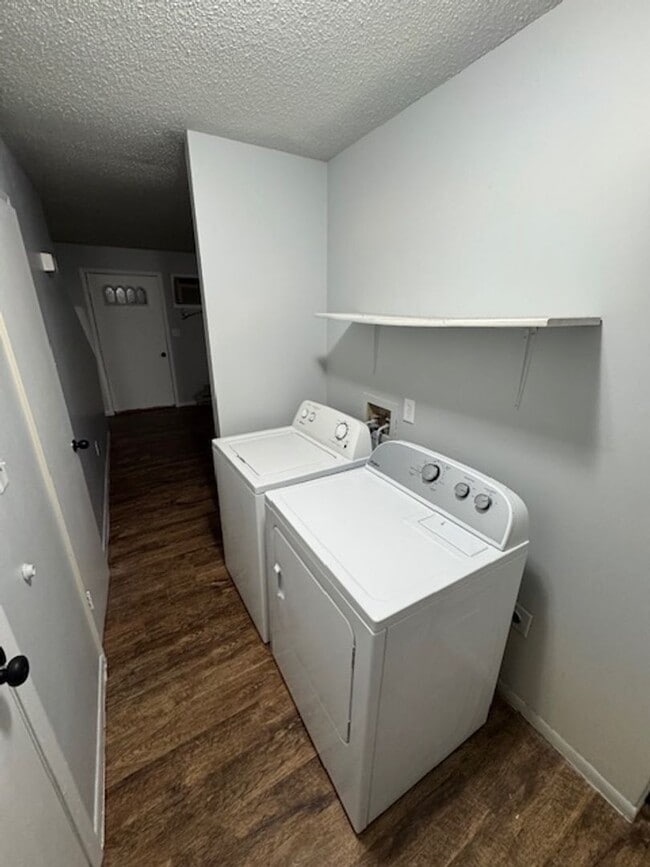 Building Photo - 209-215 Keigher Dr