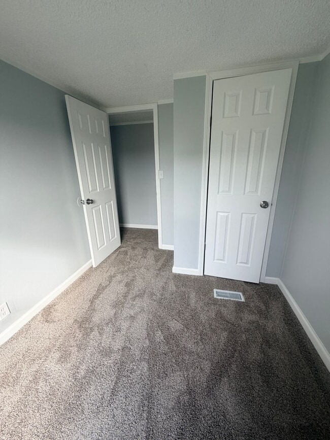 Building Photo - 125 Lindell Way