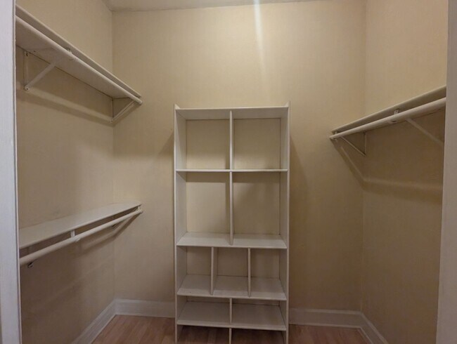 Building Photo - Coming Soon Huge 3 Bedroom Apt Above Fayet...