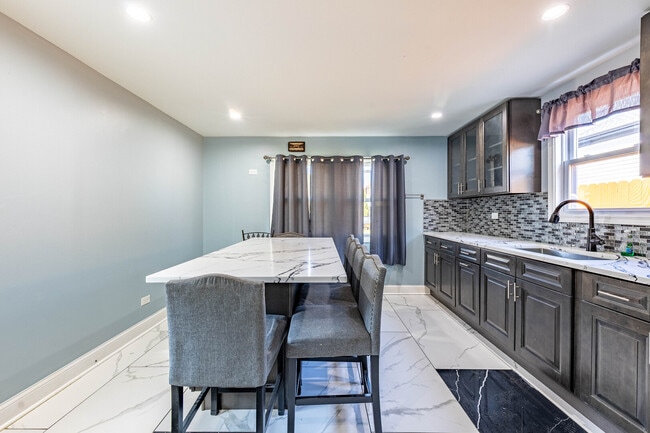 Building Photo - 7740 S Laramie Ave