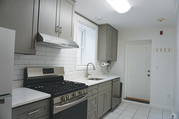 Building Photo - 23 Lambert St