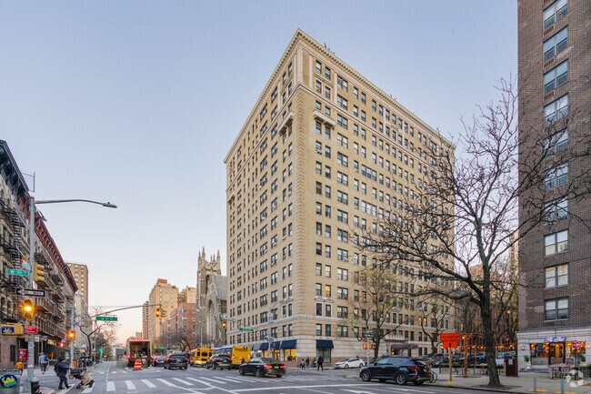 Primary Photo - Mirabeau Apartments