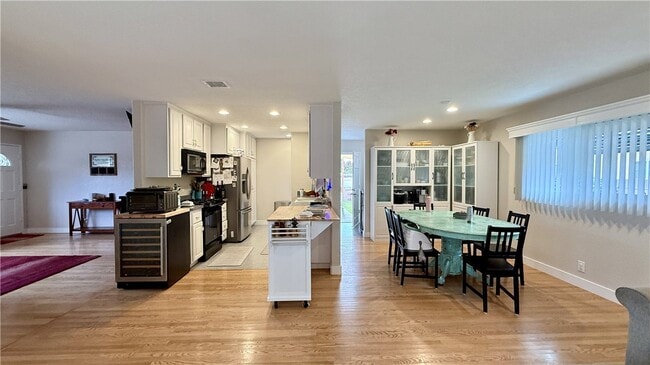 Building Photo - 6472 Brown Cir