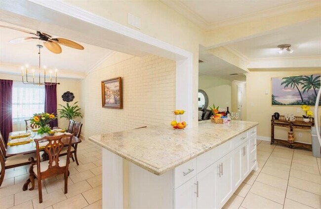 Building Photo - 279 Hach Ln