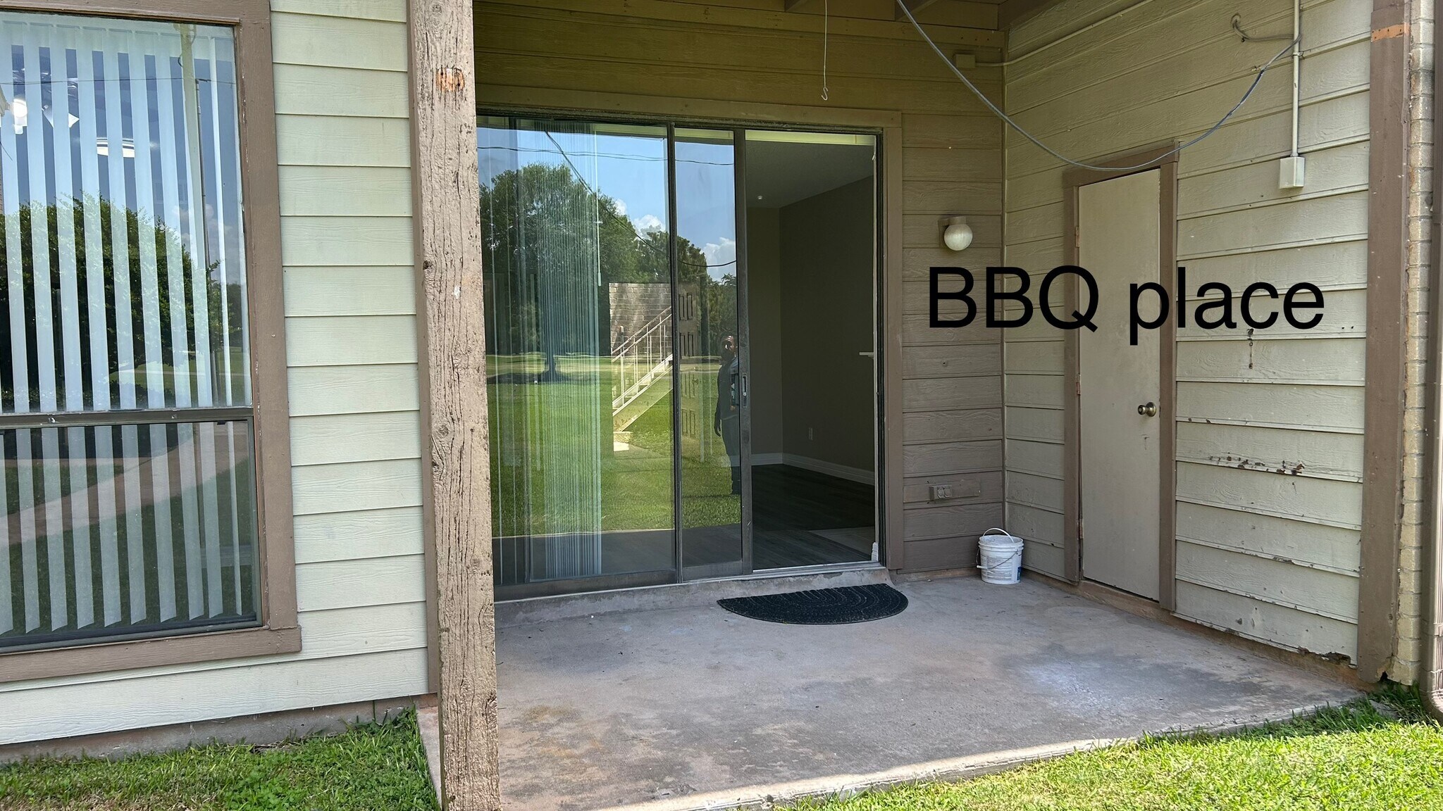 Building Photo - 8333 Sands Point Dr