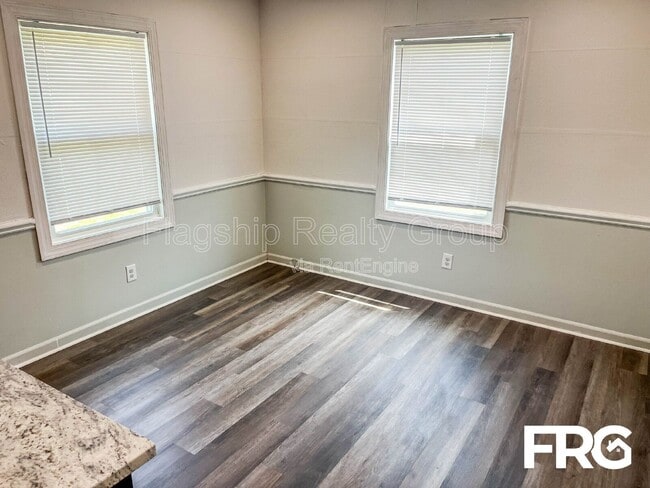 Building Photo - 435 Frank St