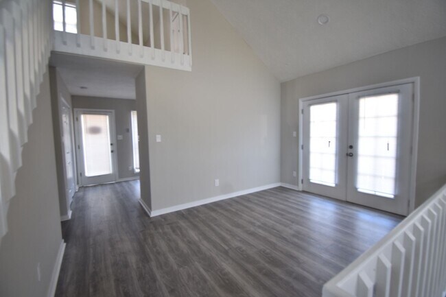 Building Photo - COMING SOON-3 BEDROOM 2 BATHROOM - NO PETS