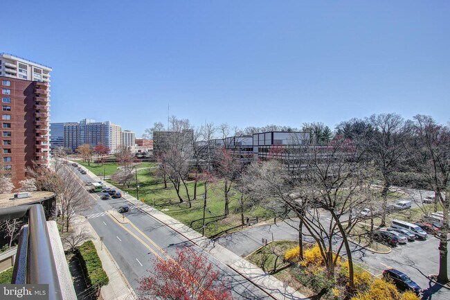 Building Photo - 4620 N Park Ave