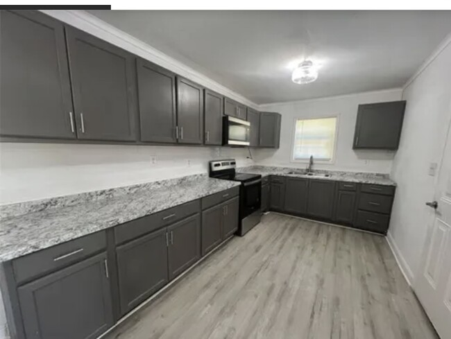Building Photo - 1764 Aline Ave