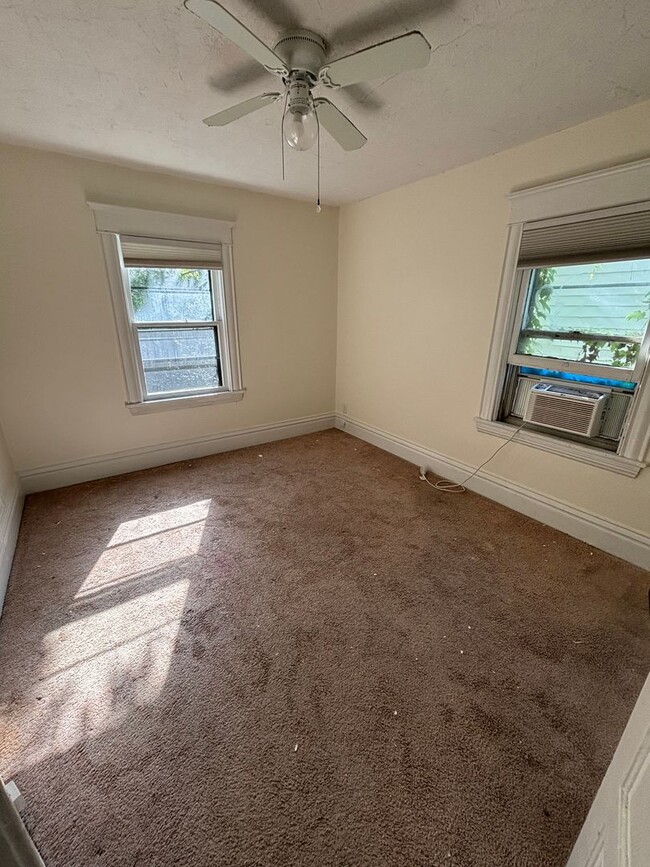 Building Photo - Single Family Home in Bryn Mawr/Harrison - Updated Kitchen + Dishwasher!