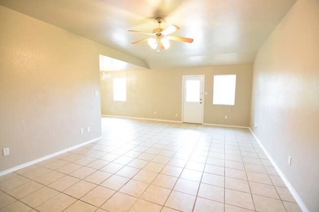 Building Photo - 1714 Freedom Loop