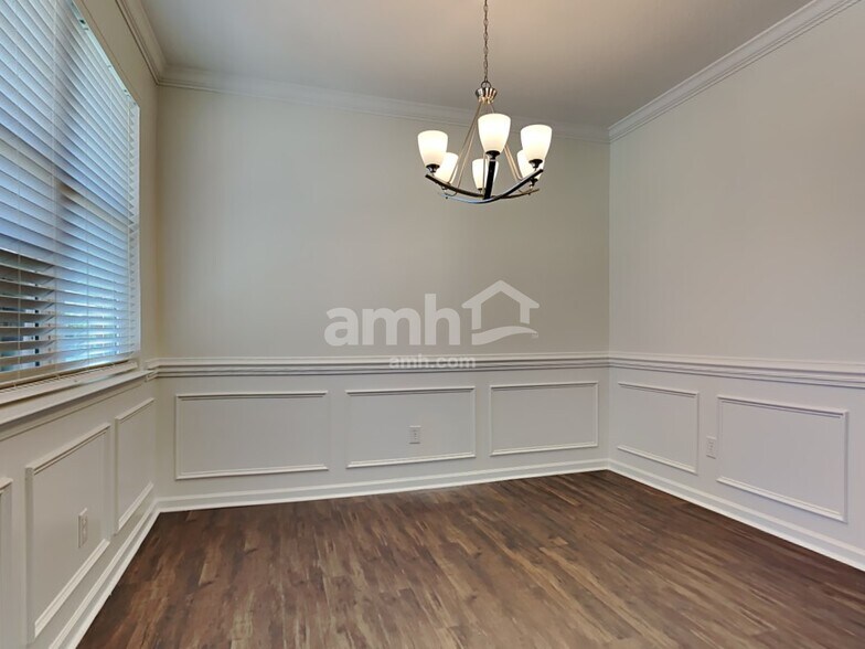 Building Photo - 105 Redrock Ct