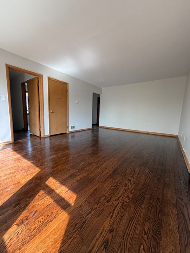 Building Photo - 4322n88tM
