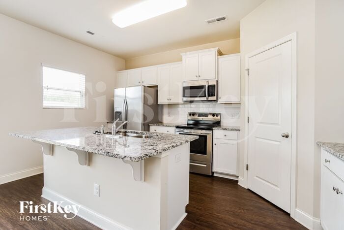 Building Photo - 9217 Evans Creek Ct