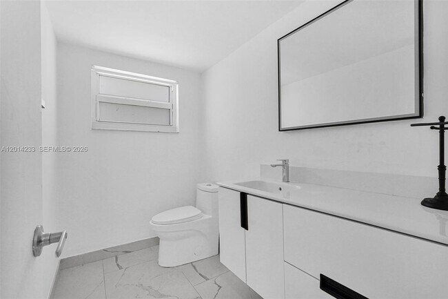 Building Photo - 1075 93rd St