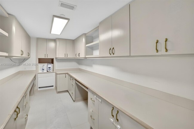 Building Photo - 21205 Yacht Club Dr