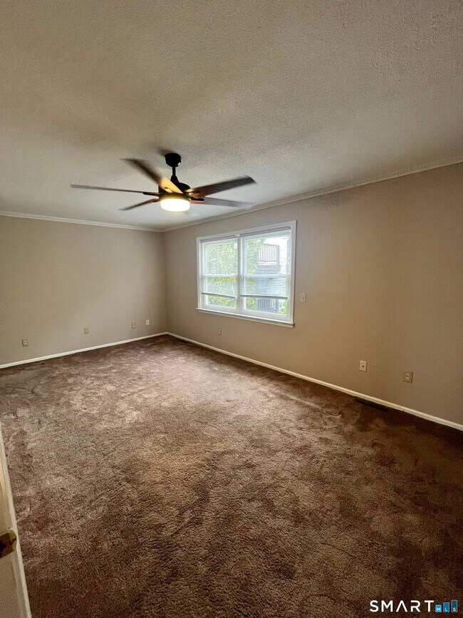 Building Photo - 25 Padanaram Rd