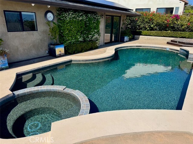 Building Photo - 2745 Temple Hills Dr