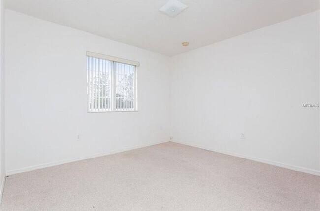 Building Photo - 3/2.5 PLUS OFFICE LARGE POINCIANA VILLAGES...