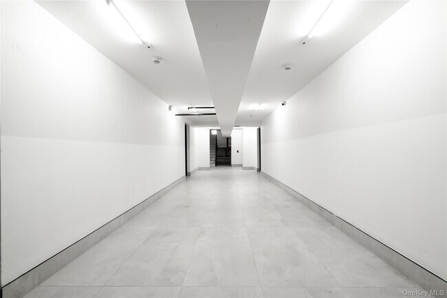 Building Photo - 315 W Broadway