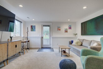 Building Photo - 603 Cornell Dr