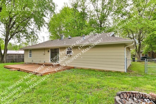 Building Photo - 109 N Allen Ave