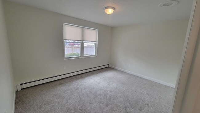 Building Photo - 6 Whitman Rd