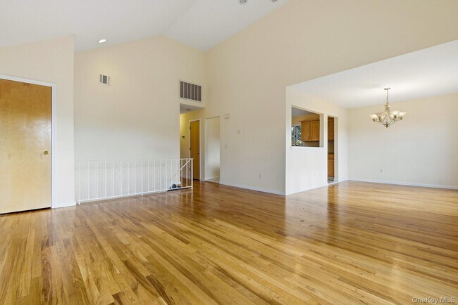 Building Photo - 11 7th St