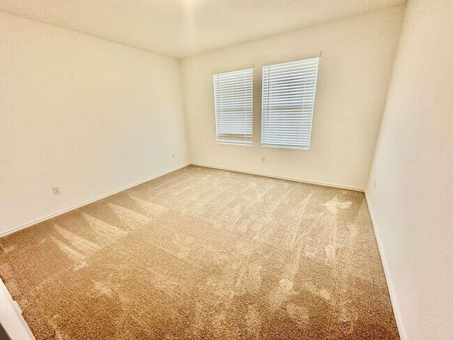 Building Photo - 4104 Home Pl Rd