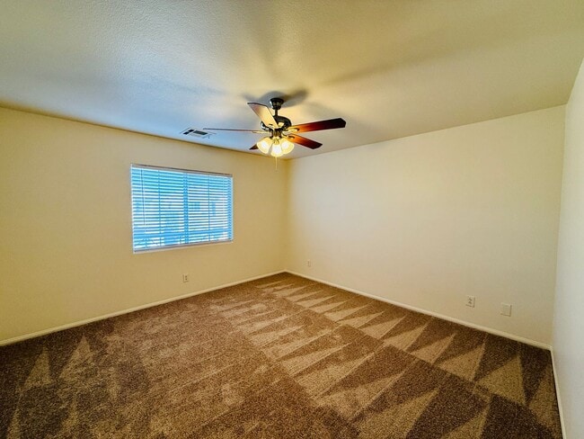 Building Photo - Charming Home in Henderson!