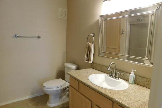 Building Photo - 950 Seven Hills Dr