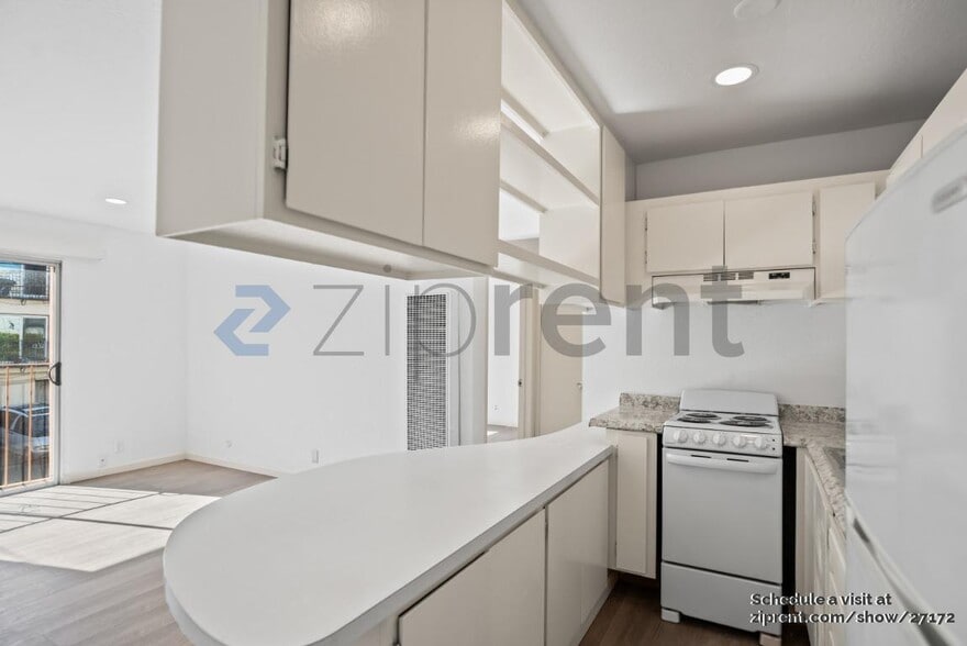 Building Photo - 474 90th St