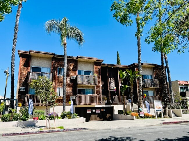 Building Photo - 18445 Collins St