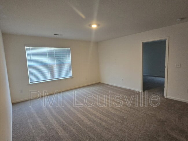 Building Photo - 5806 Kellie Wds Dr