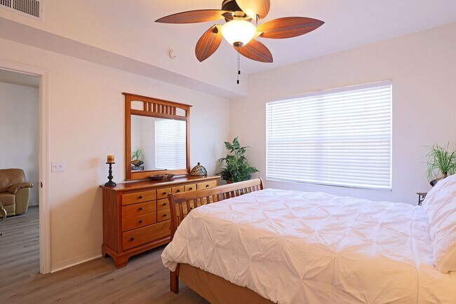 Building Photo - The Gardens at Beachwalk 15630-204
