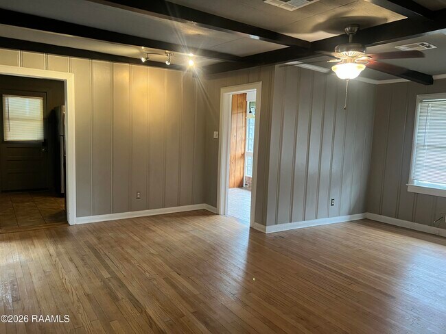 Building Photo - 135 Oak Crest Dr