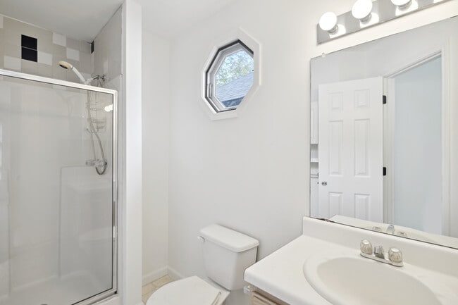 Building Photo - 439 Grant St SE