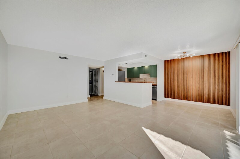 Building Photo - 776 116th Ave N