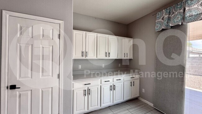 Building Photo - 45513 W Starlight Dr