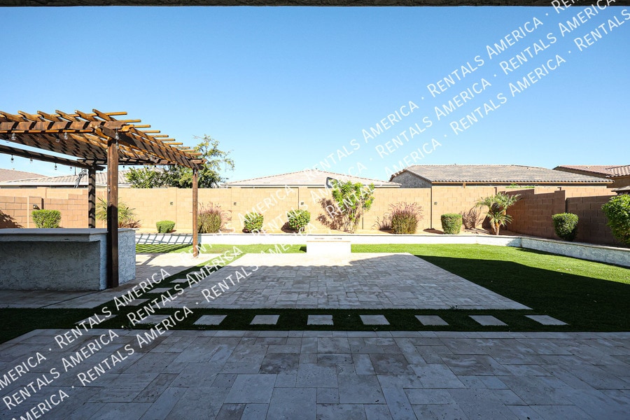 Building Photo - 8544 W Midway Ave