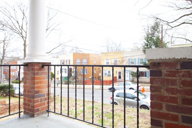 Building Photo - 4510 Dix st